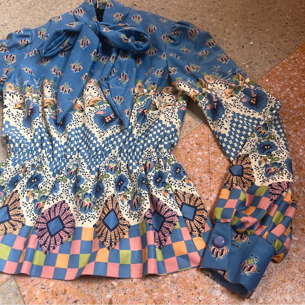 70s designer blue and pink floral and geometric long sleeve blouse Size 5 Small - Picture 3 of 9